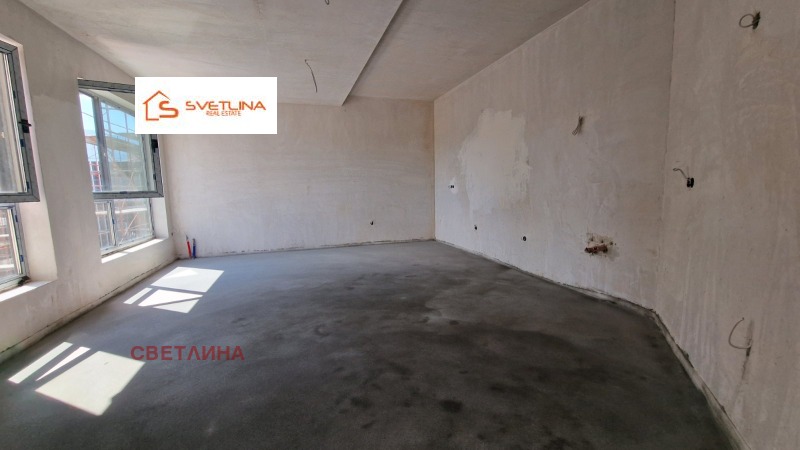 À venda  2 quartos Sofia , Mladost 4 , 200 m² | 73556029