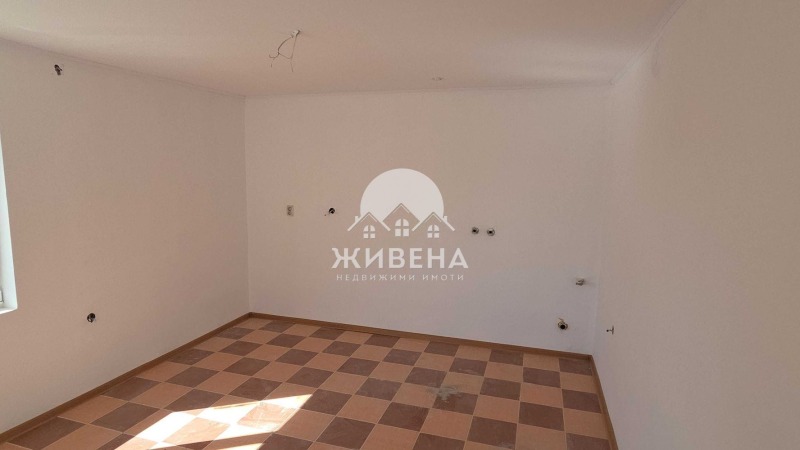 Продава КЪЩА, с. Червенци, област Варна, снимка 8 - Къщи - 52531151