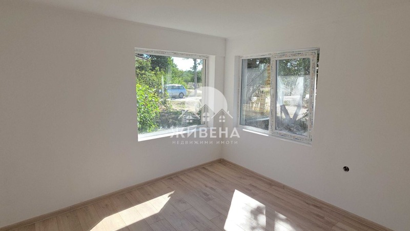 Продава КЪЩА, с. Червенци, област Варна, снимка 6 - Къщи - 52531151