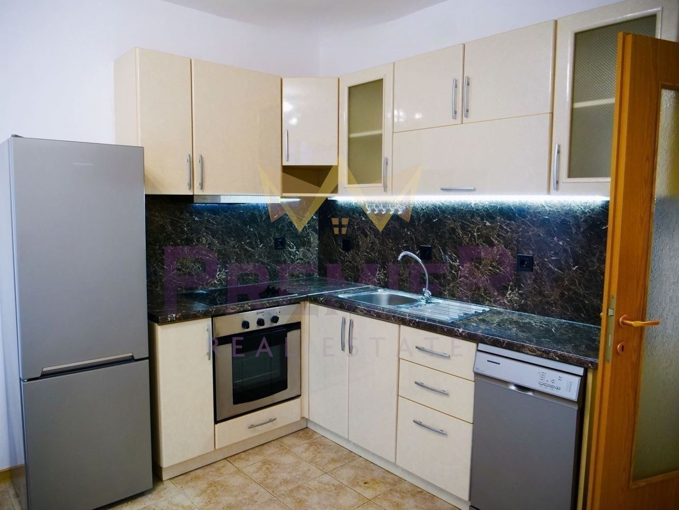 Продава 2-СТАЕН, гр. Варна, Бриз, снимка 2 - Апартаменти - 55705028