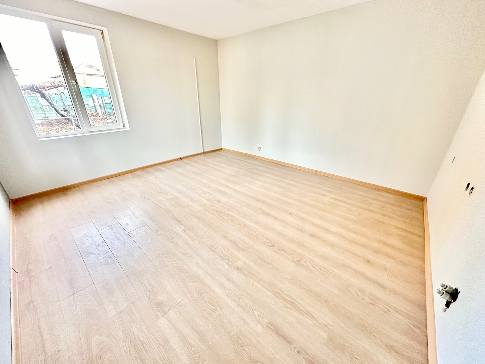 Продава КЪЩА, гр. София, с. Горни Богров, снимка 2 - Къщи - 53807347