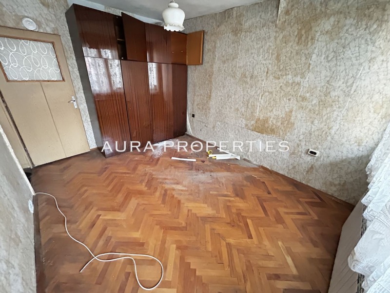 Продава МНОГОСТАЕН в град Разград, Варош - 100 кв.м / 153 380 € » 299 985.21 лв., ЕВОЛЮТ - ХП