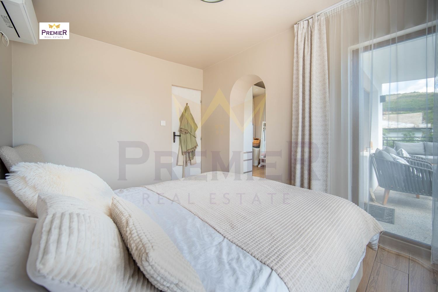 Продава КЪЩА, гр. Балчик, област Добрич, снимка 10 - Къщи - 56265092
