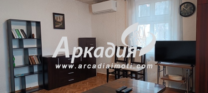 Продава ЕТАЖ ОТ КЪЩА, гр. Пловдив, Център, снимка 6 - Етаж от къща - 49253905