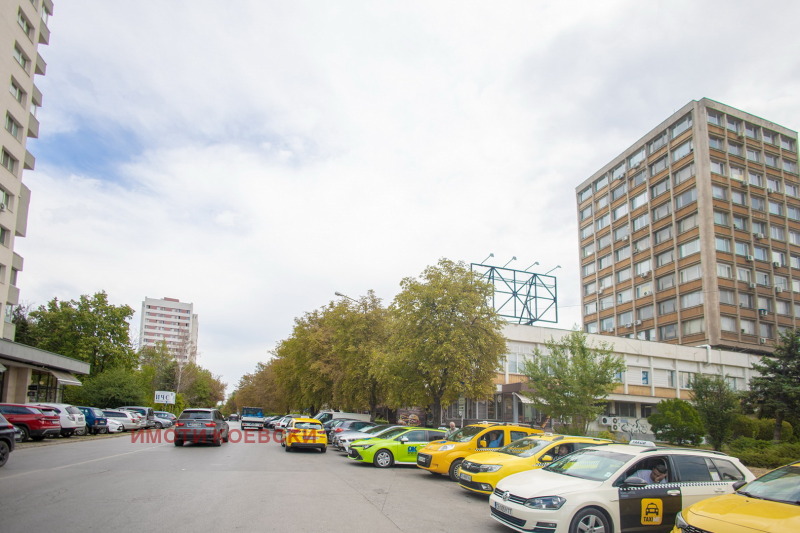 Продава  2-стаен град София , Гео Милев , 65 кв.м | 50290143 - изображение [2]