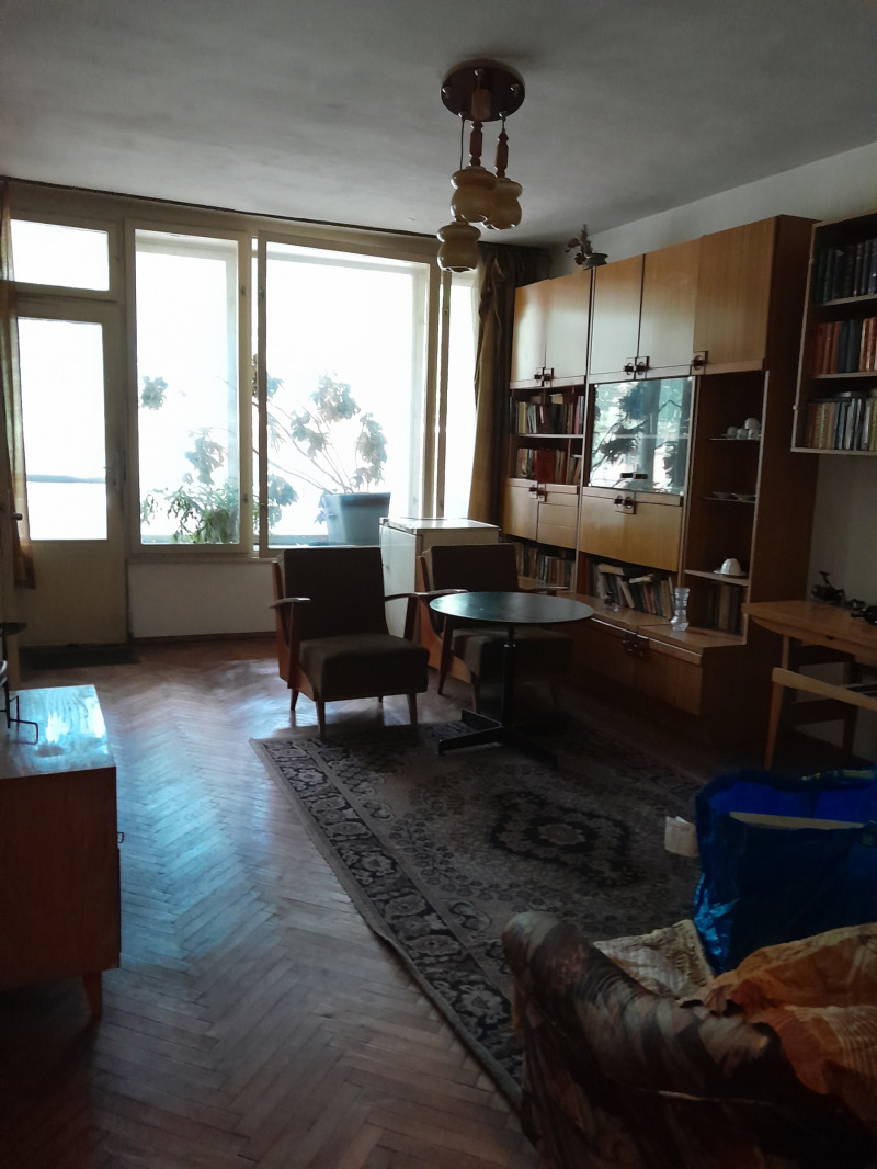 Myytävänä  2 makuuhuonetta Plovdiv , Tsentar , 100 neliömetriä | 28769729