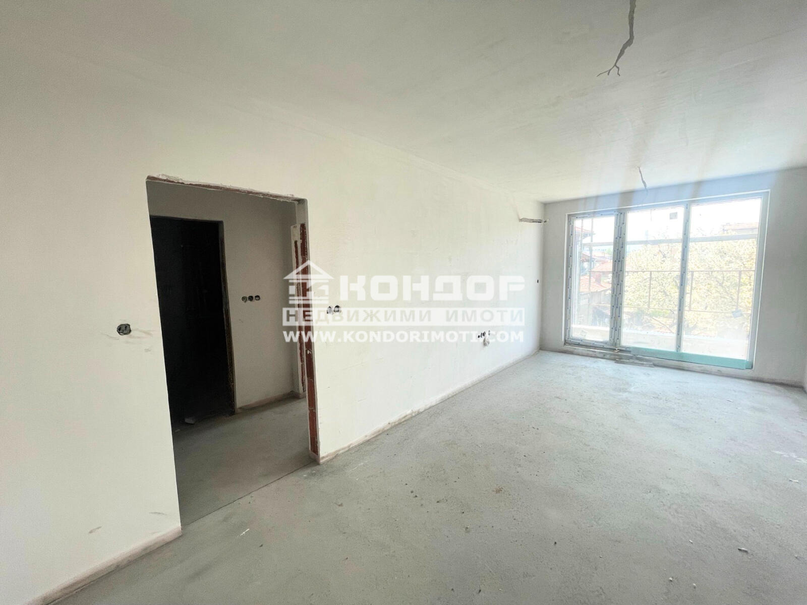 Продава МНОГОСТАЕН, гр. Пловдив, Коматево, снимка 2 - Апартаменти - 54835986