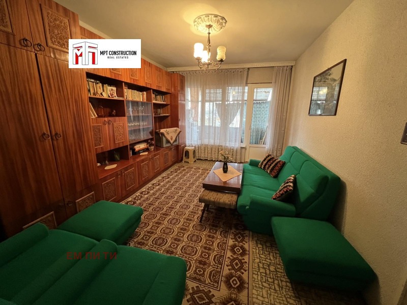 Продава  3-стаен град Пловдив , Изгрев , 82 кв.м | 38293067