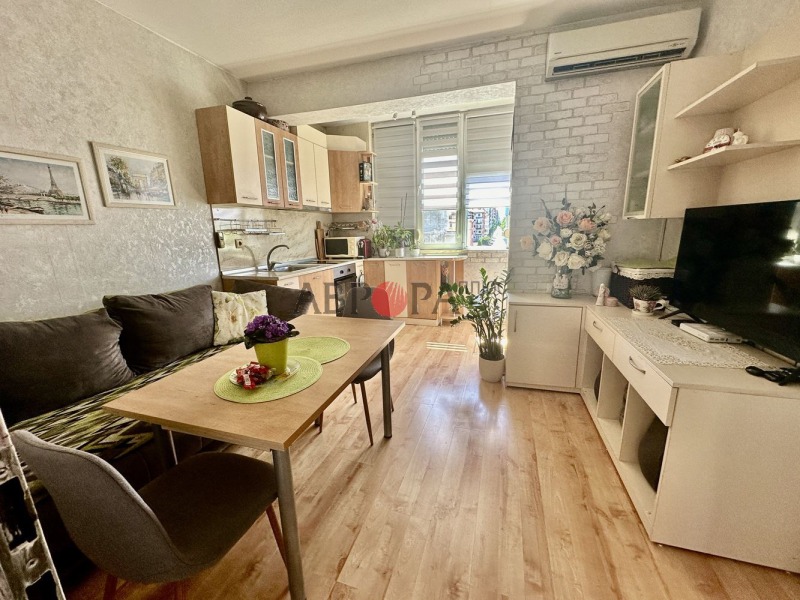 De vânzare  2 dormitoare Burgas , Țentâr , 45 mp | 37877779