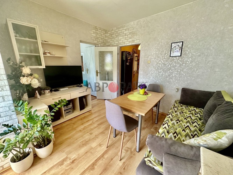 Na sprzedaż  2 sypialnie Burgas , Centar , 45 mkw | 37877779 - obraz [2]