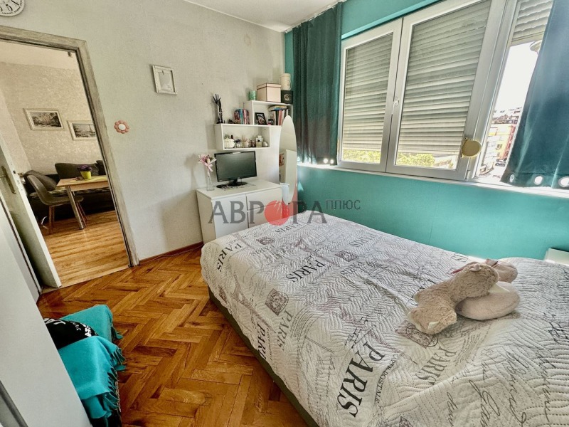 De vânzare  2 dormitoare Burgas , Țentâr , 45 mp | 37877779 - imagine [6]