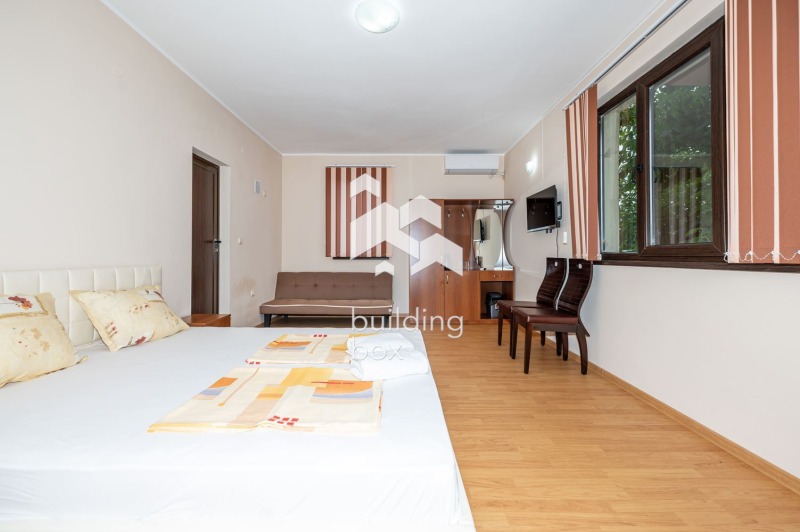Продава  Хотел област Пазарджик , гр. Батак , 630 кв.м | 87783804 - изображение [5]