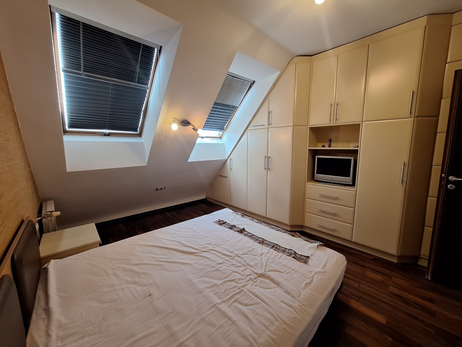 Продава 3-СТАЕН, гр. София, Борово, снимка 3 - Апартаменти - 54058562