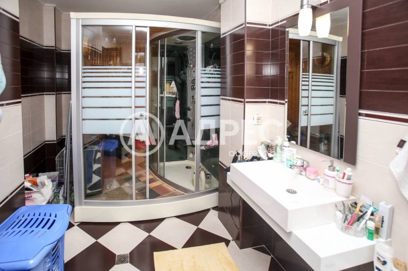 Eladó  Ház Sofia , Pancsarevo , 221 négyzetméter | 10207498 - kép [10]