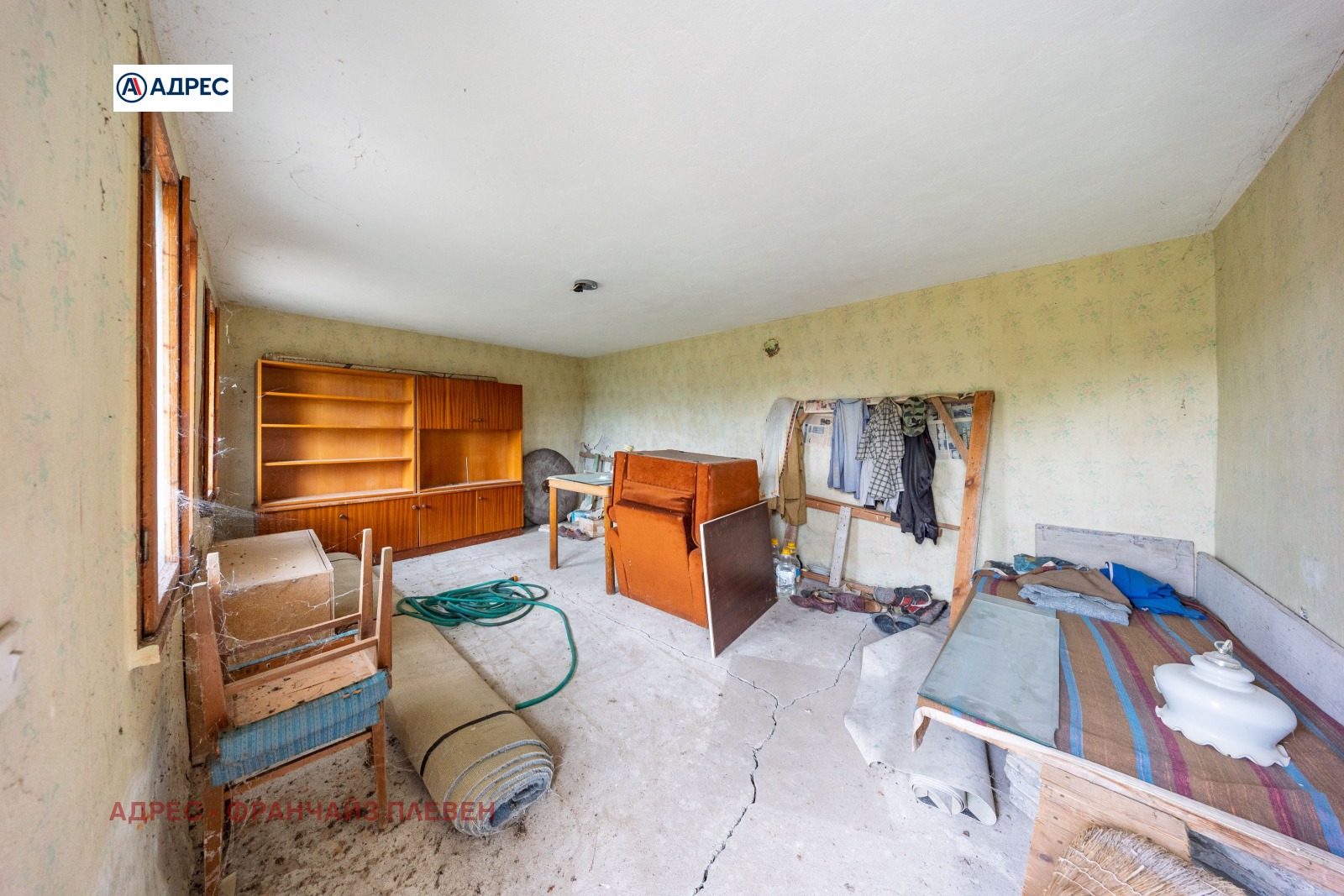Продава КЪЩА, гр. Плевен, м-т Стражата, снимка 2 - Къщи - 53917776