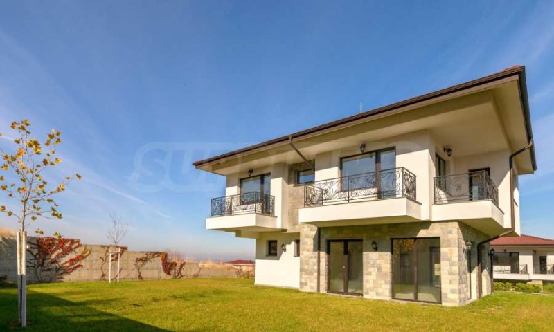 Продава КЪЩА в област Пловдив, с. Марково - 270 кв.м / При запитване, СУПРИММО ОФИСИ В СТРАНАТА