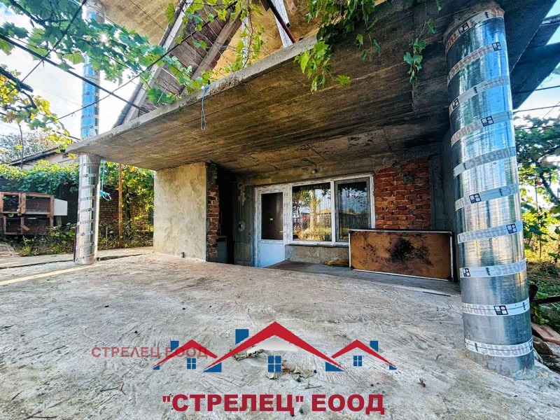 Продава КЪЩА, с. Карапелит, област Добрич