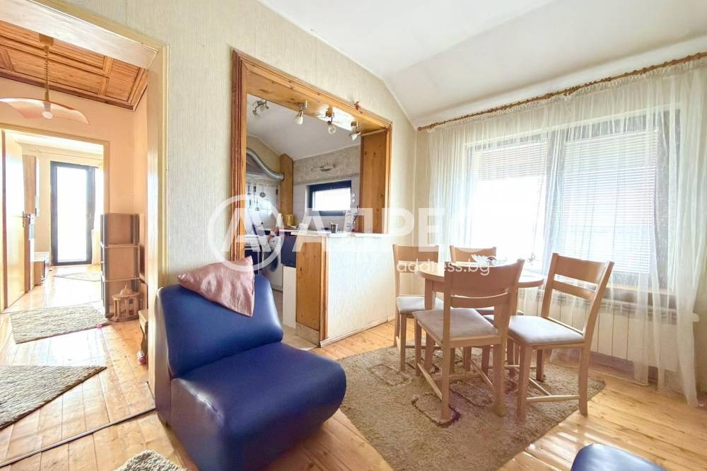 Продава КЪЩА, гр. София, Филиповци