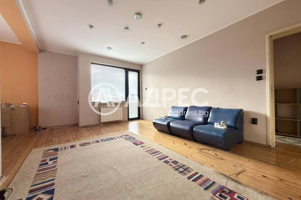 Продава КЪЩА, гр. София, Филиповци, снимка 2 - Къщи - 54204541