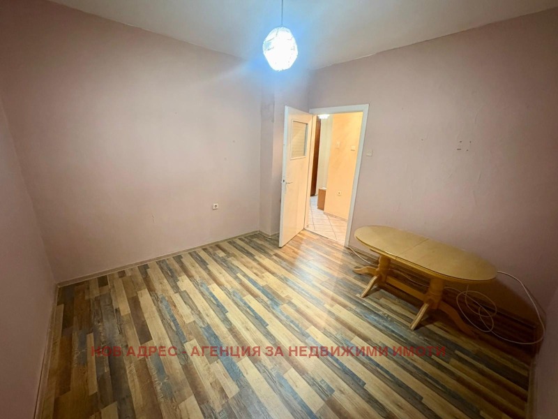 Продава 3-СТАЕН, гр. Търговище, Вароша, снимка 2 - Апартаменти - 52543634