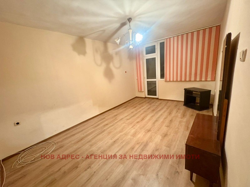 Продава 3-СТАЕН, гр. Търговище, Вароша, снимка 3 - Апартаменти - 52543634