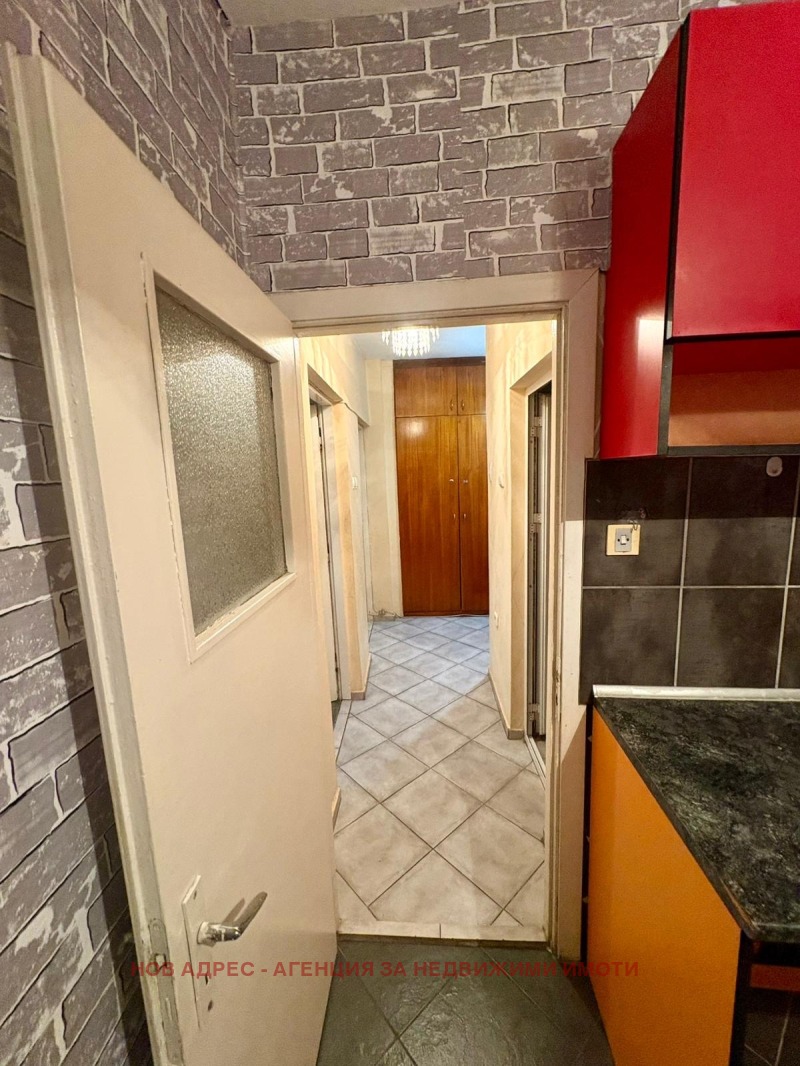 Продава 3-СТАЕН, гр. Търговище, Вароша, снимка 7 - Апартаменти - 52543634