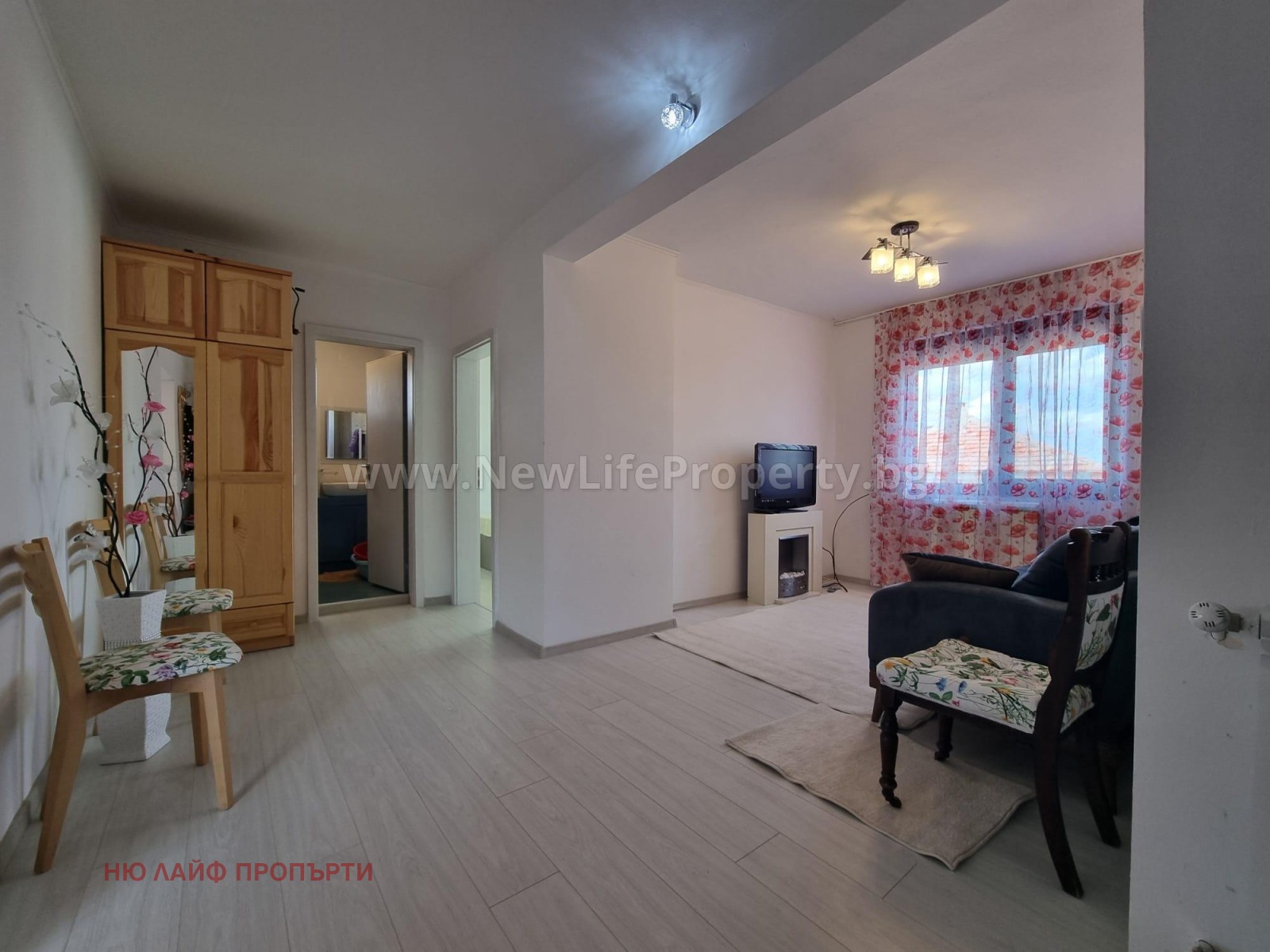 Продава КЪЩА, с. Медово, област Бургас, снимка 2 - Къщи - 50219103