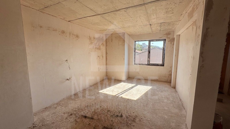 Продава  3-стаен град Варна , Изгрев , 117 кв.м | 32845587 - изображение [2]