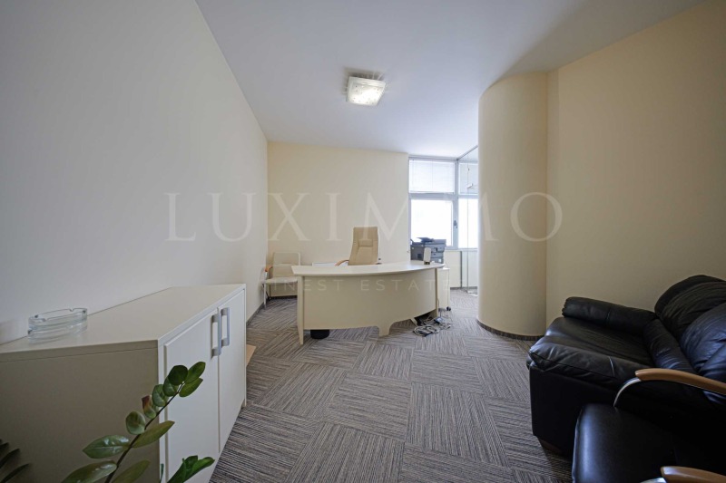 Till salu  Kontor Sofia , Manastirski livadi , 241 kvm | 35106748