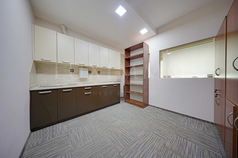 Till salu  Kontor Sofia , Manastirski livadi , 241 kvm | 35106748 - bild [9]