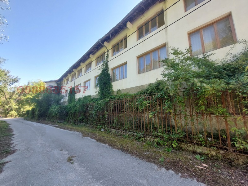 Продава ХОТЕЛ, 8 700 кв.м.450 000 €880 123.50 лв.област Велико Търново, с. Мишеморков хан 22:38 на 30 Ноември 2025