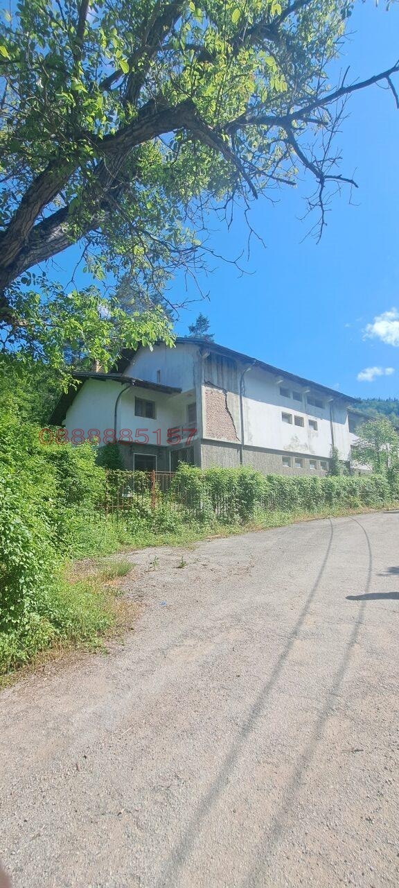 Продава ХОТЕЛ, с. Мишеморков хан, област Велико Търново, снимка 4 - Хотели - 54038904