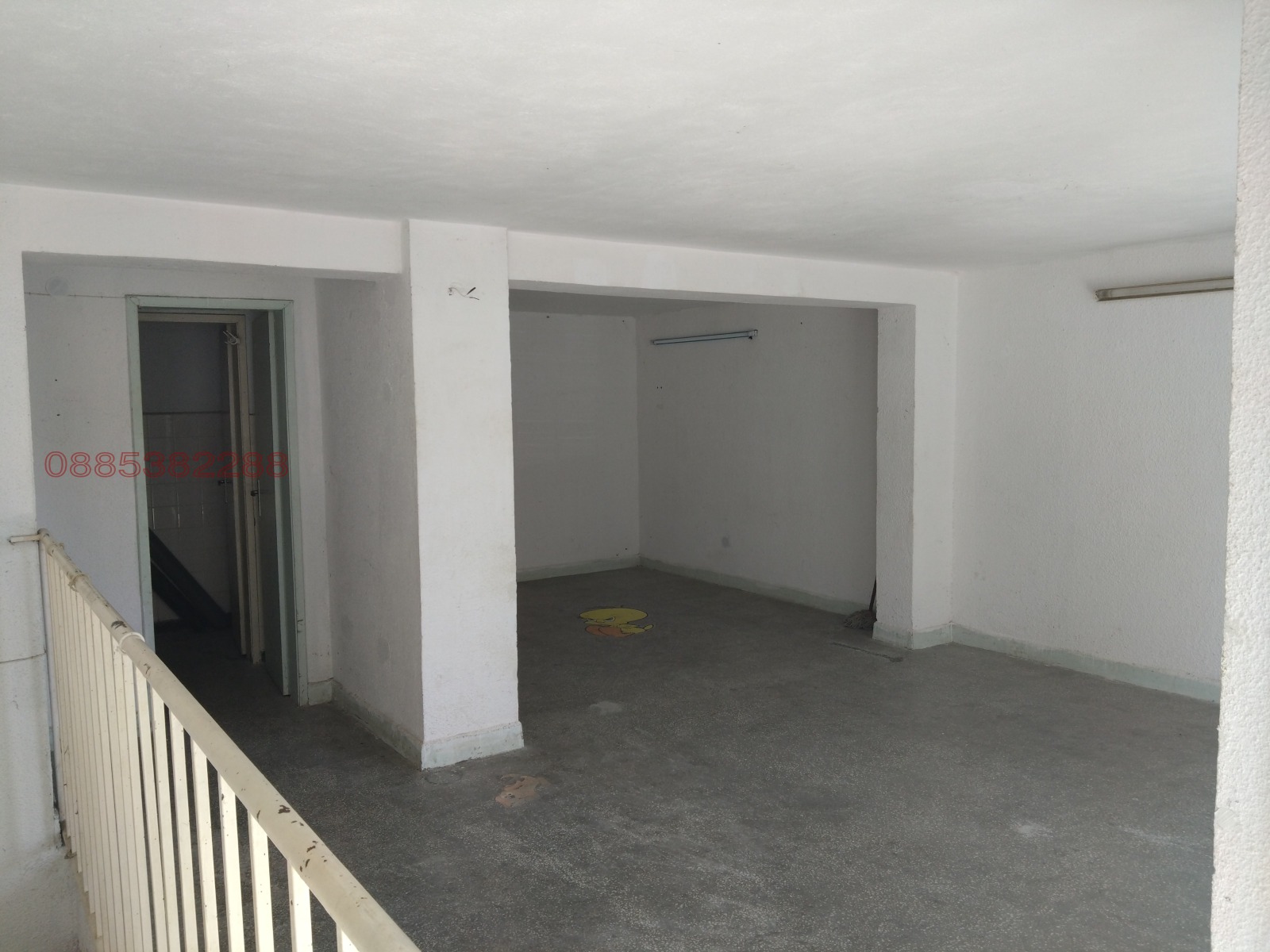 Продава МАГАЗИН, гр. Велико Търново, Център, снимка 2 - Магазини - 54612902
