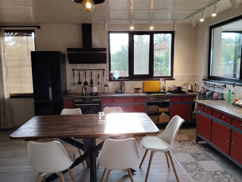 Продава КЪЩА в област Бургас, с. Александрово - 180 кв.м / 290 000 € » 567 190.70 лв., ПРЕМИЕР