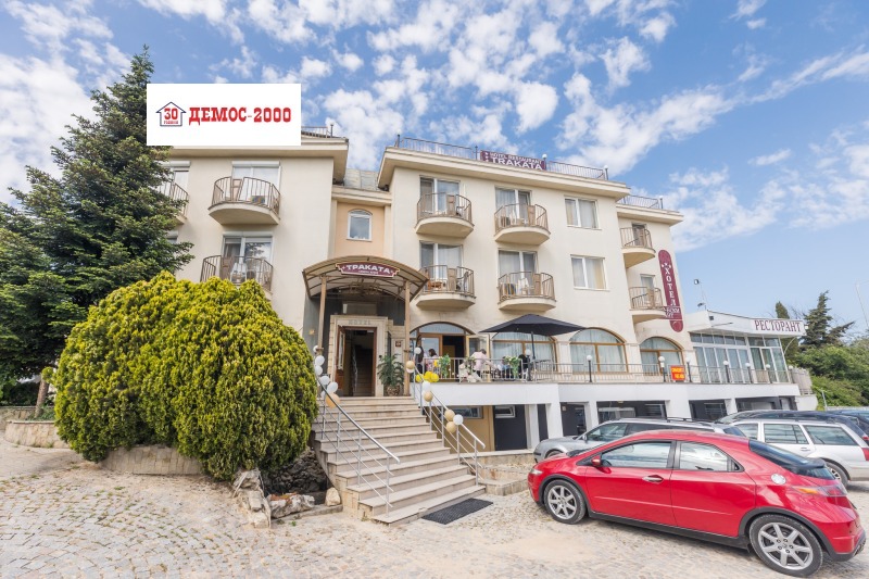 Продава  Хотел, град Варна, м-т Долна Трака • 2 000 000 EUR • ID 10371755 — holmes.bg - [1] 