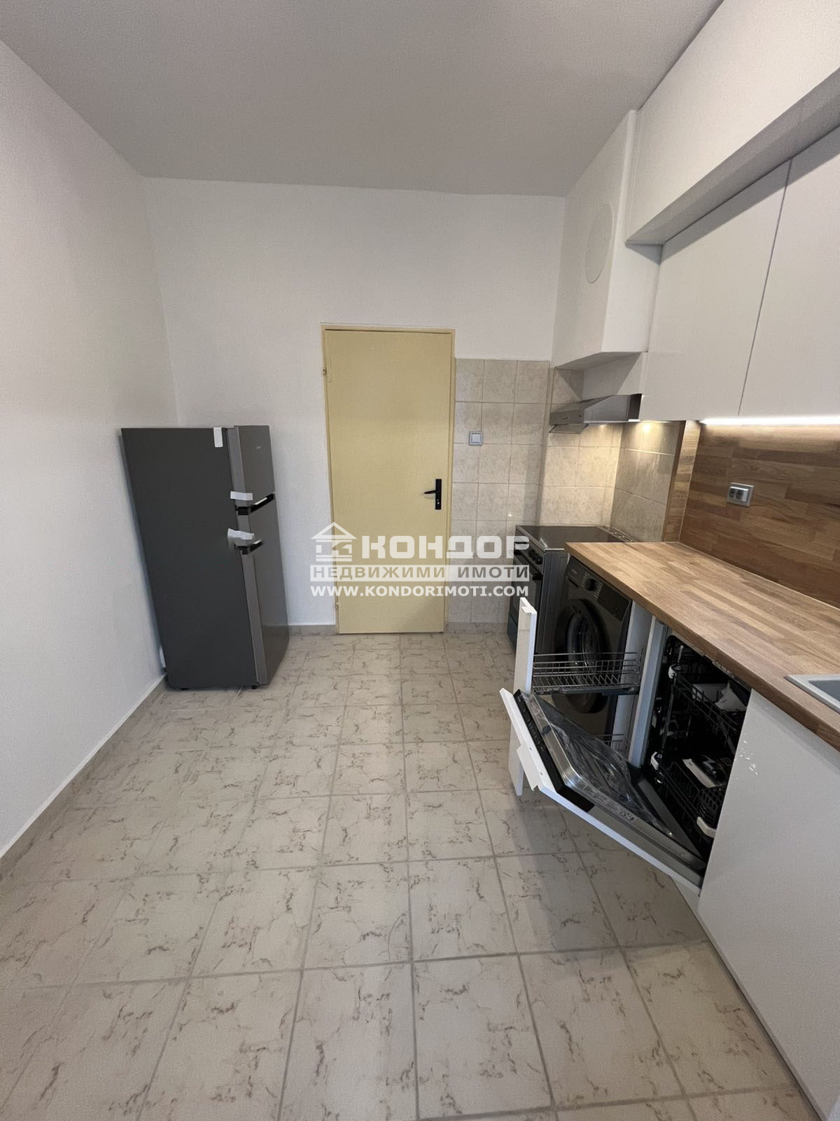Продава 3-СТАЕН, гр. Пловдив, Кючук Париж, снимка 2 - Апартаменти - 55406166