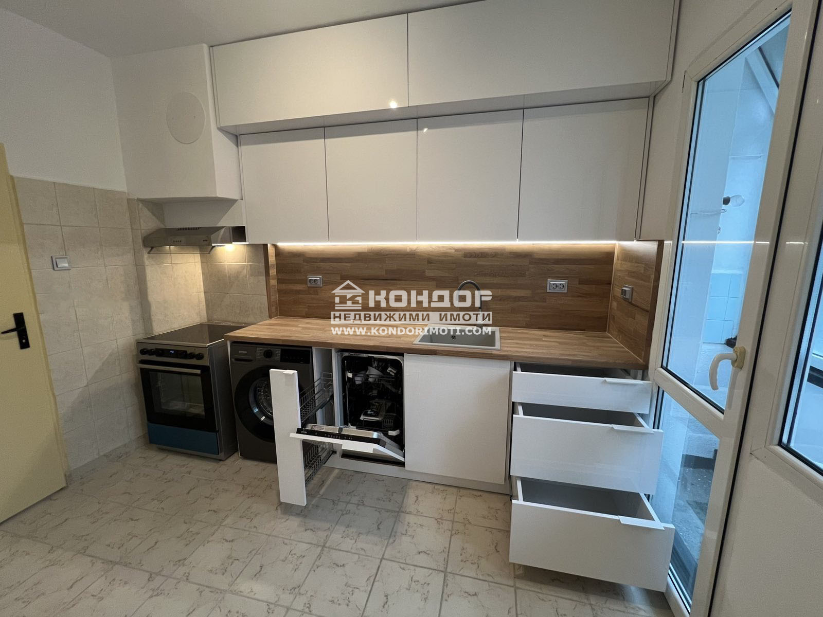 Продава 3-СТАЕН, гр. Пловдив, Кючук Париж, снимка 3 - Апартаменти - 55406166