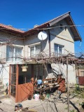 Продава КЪЩА, област Добрич, с. Ведрина • 33000 € • 38962880 — Holmes.bg