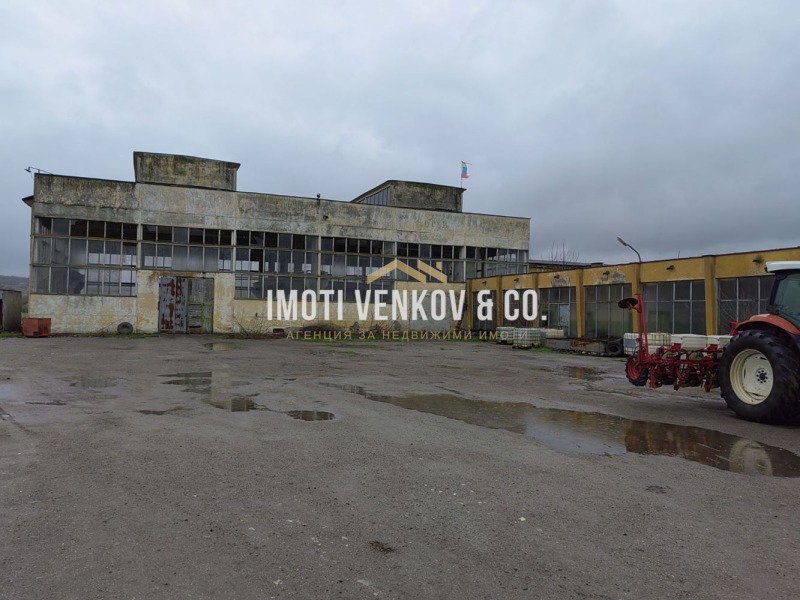 Na sprzedaż  Budynek przemysłowy region Łowecz , Dermanci , 16693 mkw | 22076779 - obraz [4]