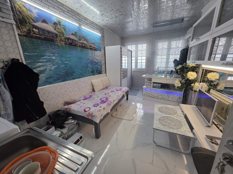 Продава АТЕЛИЕ, ТАВАН в град Русе, Дружба 2 - 31 кв.м / 45 000 € » 88 012.35 лв., ИМОТИ РОЗМАРИ 520889 ЕООД