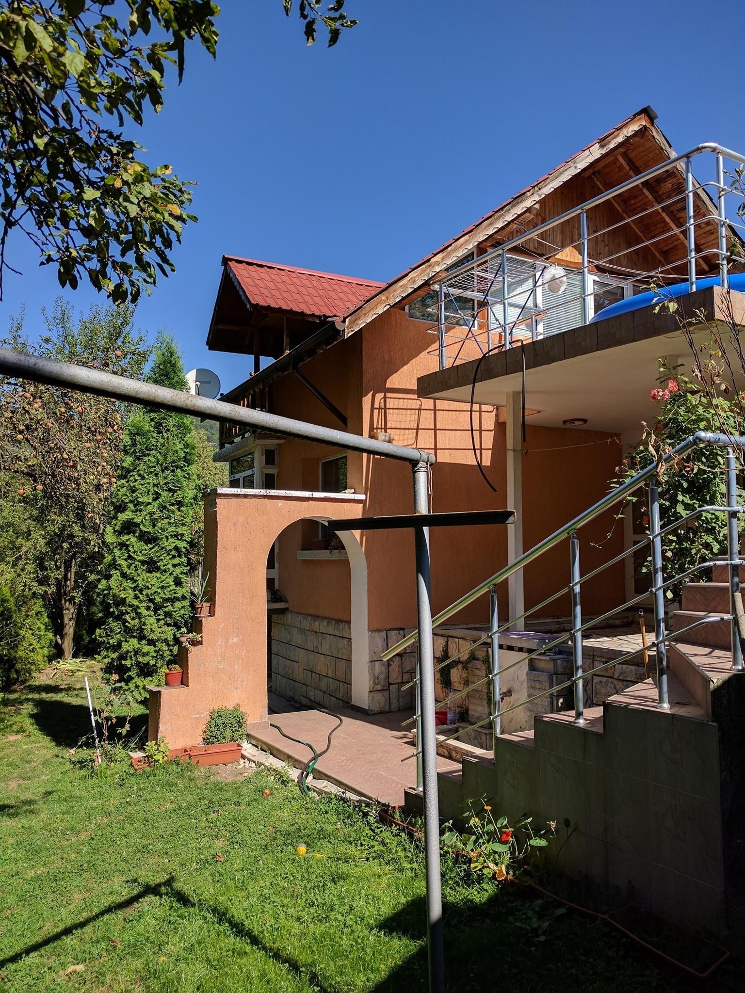 Продава КЪЩА, гр. Правец, област София област