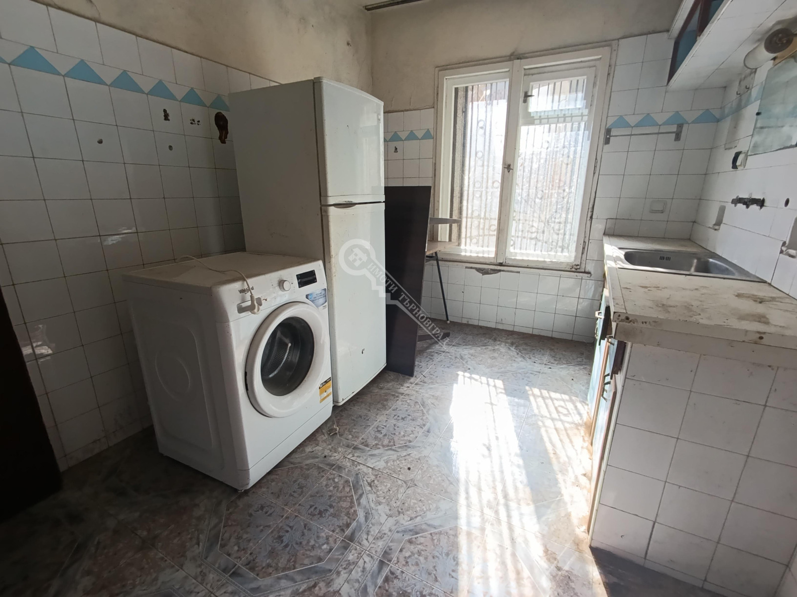 Продава ЕТАЖ ОТ КЪЩА, гр. Велико Търново, Варуша, снимка 2 - Етаж от къща - 53822778
