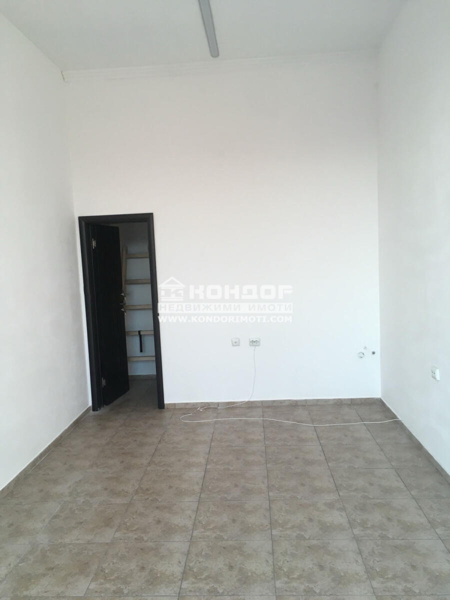 Продава МАГАЗИН, гр. Пловдив, Кючук Париж, снимка 2 - Магазини - 54216701
