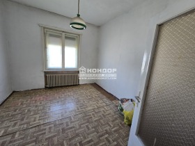 1 Schlafzimmer Zentar, Plowdiw 5