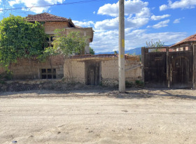 Ev Karavelovo, bölge Şumnu 1