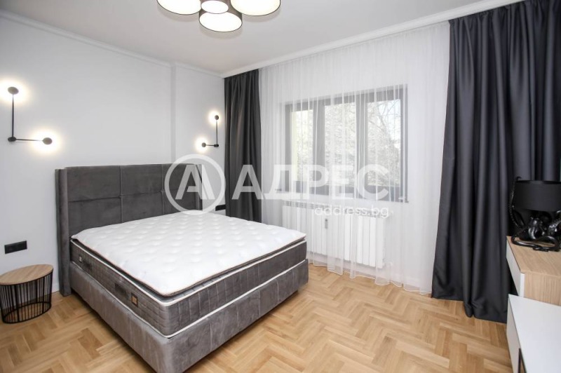 Продава МНОГОСТАЕН, гр. София, Център, снимка 13 - Aпартаменти - 48136209