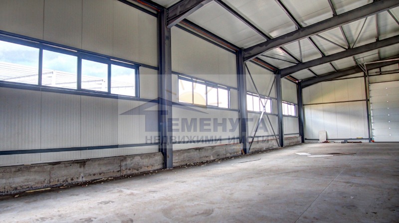Zu verkaufen  Industriegebäude Sofia , Wolujak , 2040 qm | 73433314 - Bild [3]