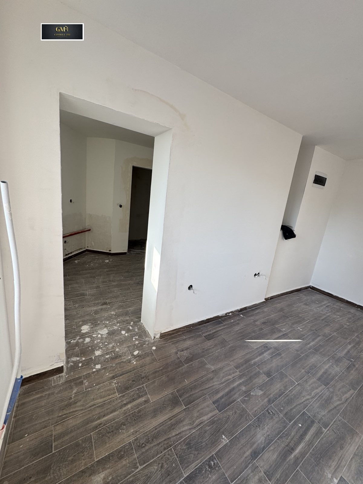 Продава АТЕЛИЕ, ТАВАН, гр. Плевен, Широк център, снимка 2 - Апартаменти - 52977435