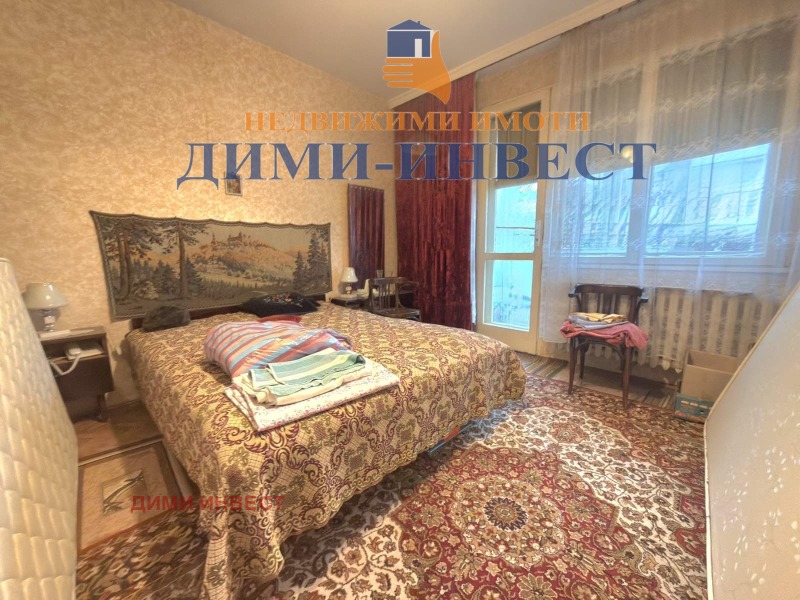 Продава 4-СТАЕН, гр. Добрич, Център, снимка 2 - Апартаменти - 53430745