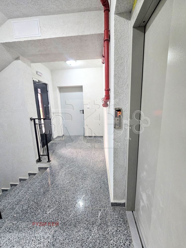 Продава ГАРАЖ, ПАРКОМЯСТО, гр. Варна, Операта, снимка 9 - Гаражи и паркоместа - 54515484